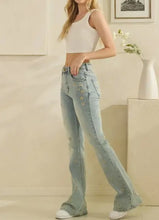 Load image into Gallery viewer, Oli &amp; Hali - Washed Floral Embroidered Denim Pants
