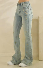 Load image into Gallery viewer, Oli &amp; Hali - Washed Floral Embroidered Denim Pants