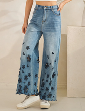 Load image into Gallery viewer, Oli &amp; Hali - WASHED FLOWER CUTOUTS DENIM PANTS