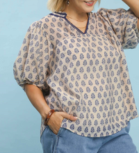 Load image into Gallery viewer, Umgee - Two Tone Abstract Print Top