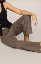 Load image into Gallery viewer, Z SUPPLY - KIT TWILL CARPENTER PANT