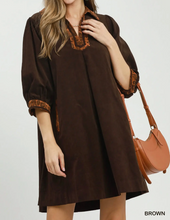 Load image into Gallery viewer, Umgee - V-Neck Shift Dress with Contrast Trim