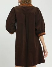 Load image into Gallery viewer, Umgee - V-Neck Shift Dress with Contrast Trim