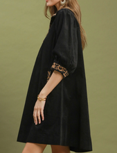Load image into Gallery viewer, Umgee - V-Neck Shift Dress with Contrast Trim