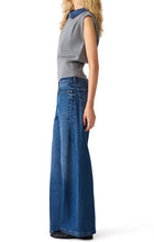 Load image into Gallery viewer, STEVE MADDEN - KELSON SWEATER